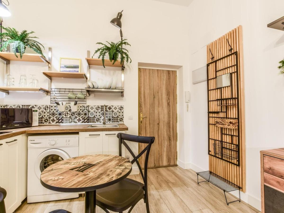 Apartamento Plaza De Lavapies Alquiler Temporal Madrid Eksteriør billede